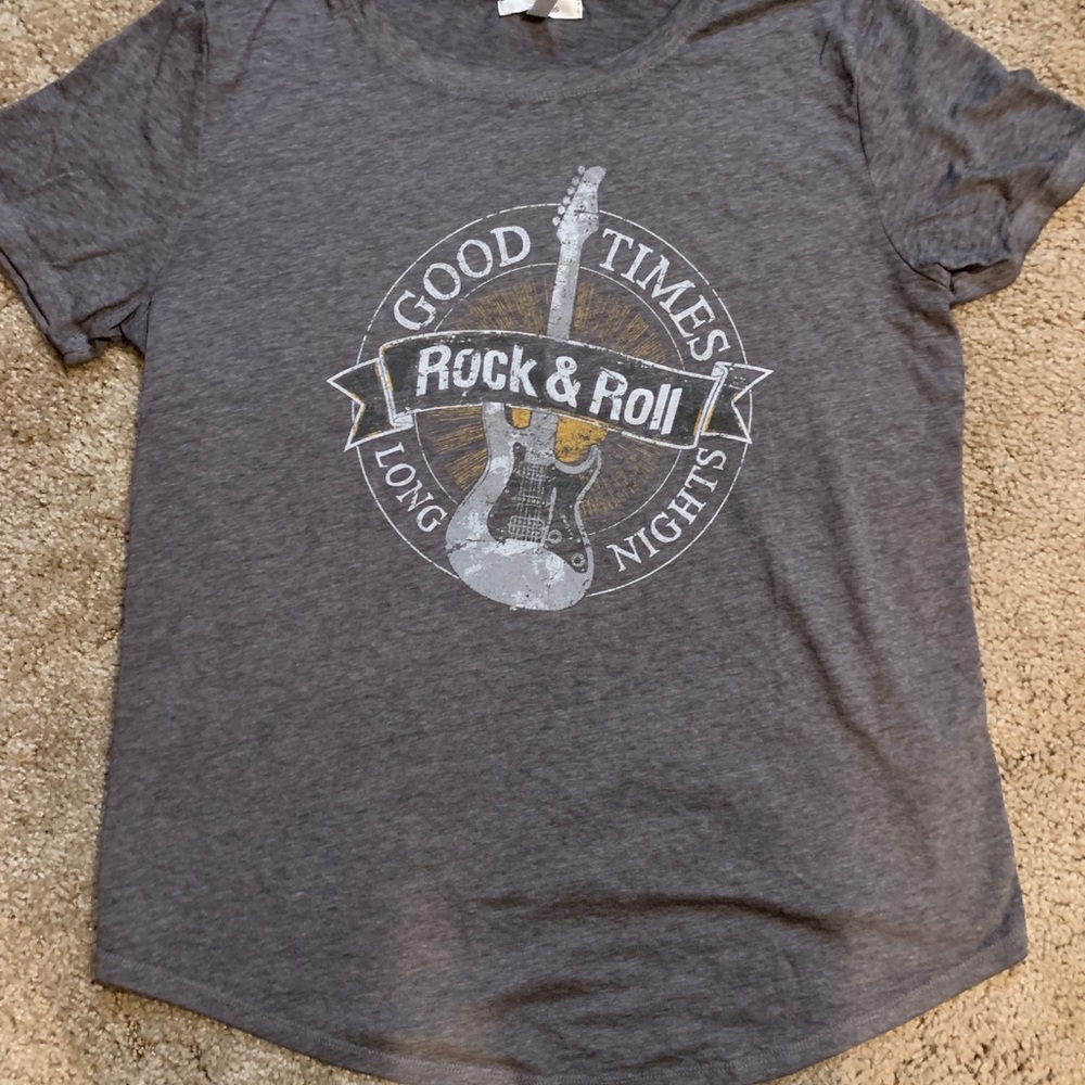 Graphic tee